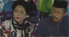 Datin Rafeah Buang dan suami Dato Tengku Asmawi